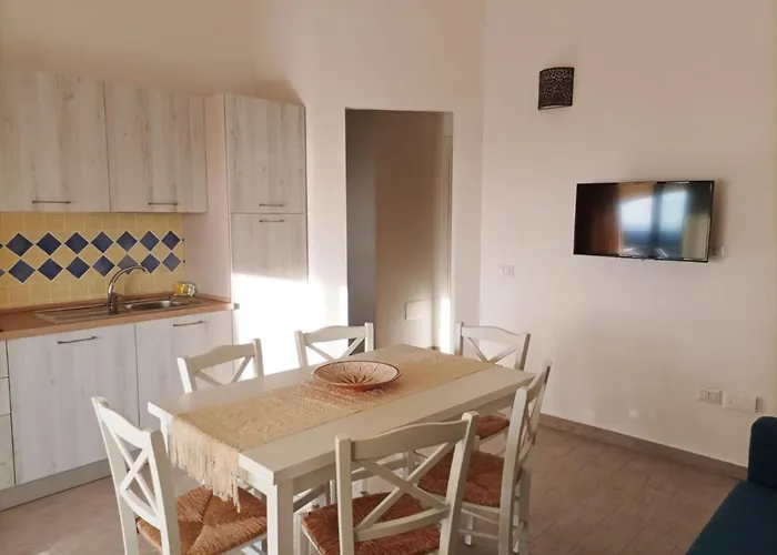 Daire The Fantastic Residenza Badustwo Bedroom Sleeps Six Child Badesi