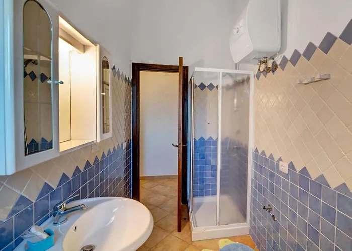 The Fantastic Residenza Badustwo Bedroom Sleeps Six Child Badesi